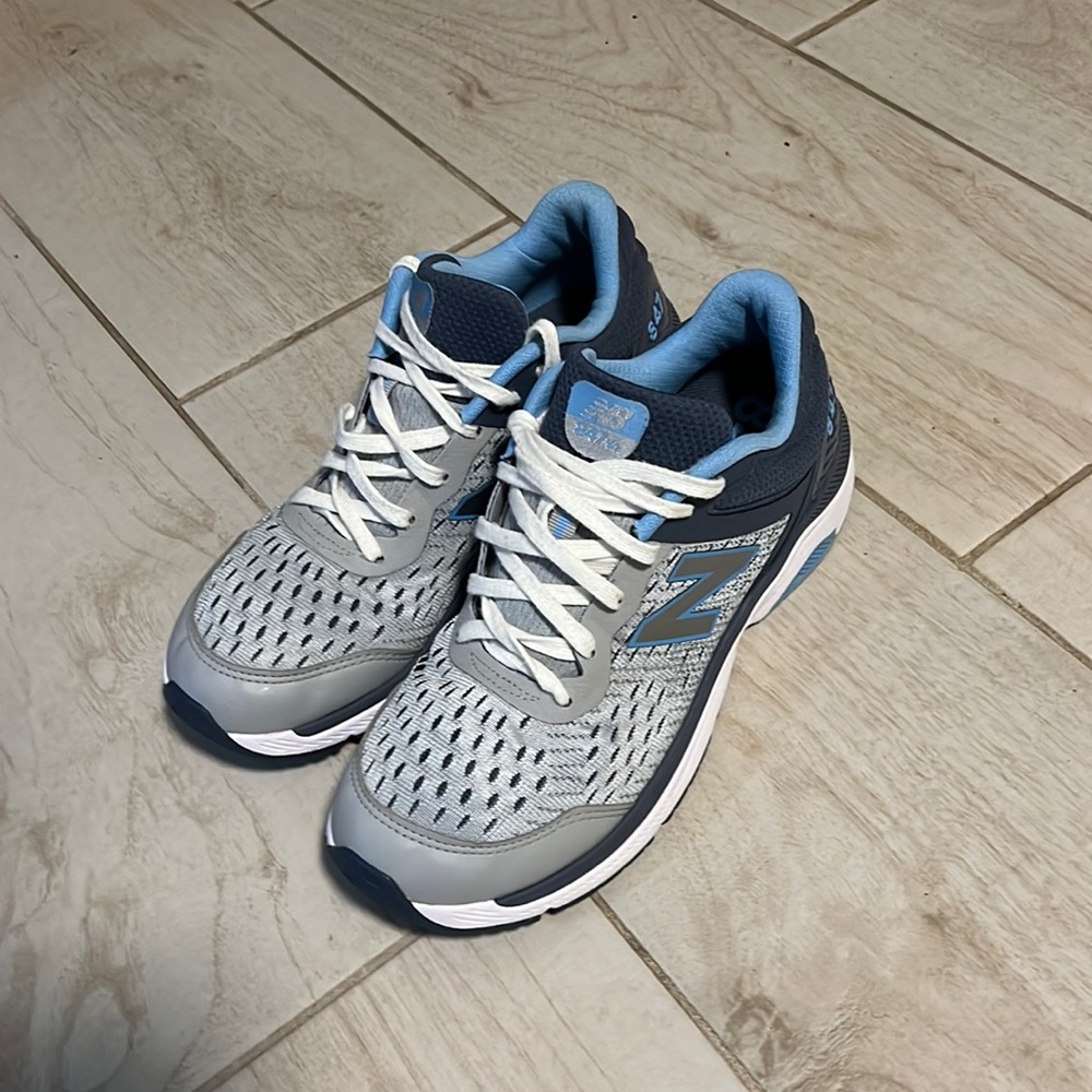 New balance 847v4. W ~ size US 10, UK 08, EU 41.5,